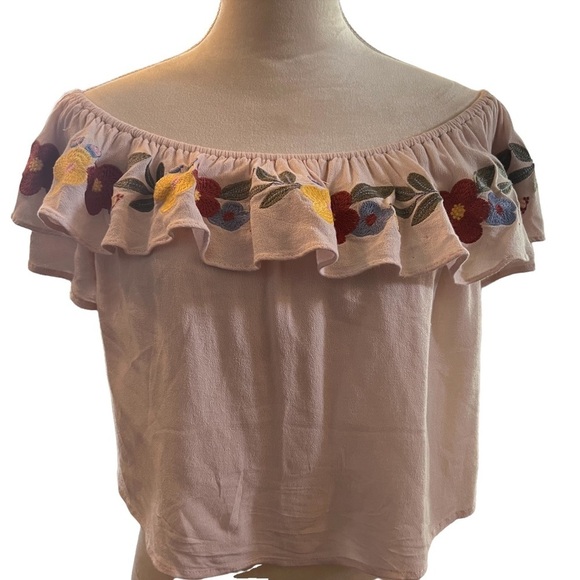 Off the shoulder Cream Blouse W/ Embroidered Flowers Hem & Mesh - Picture 4 of 7